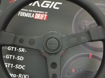 Selling: momo 30sm + simagic QR 70